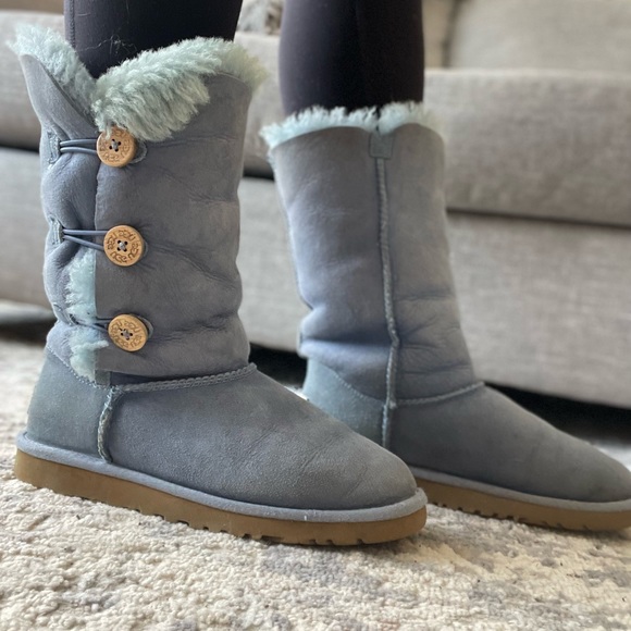 Button up UGGS - Picture 2 of 7